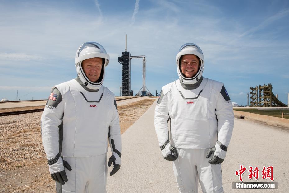 SpaceX将进行首次载人飞行任务 宇航员参加发射彩排